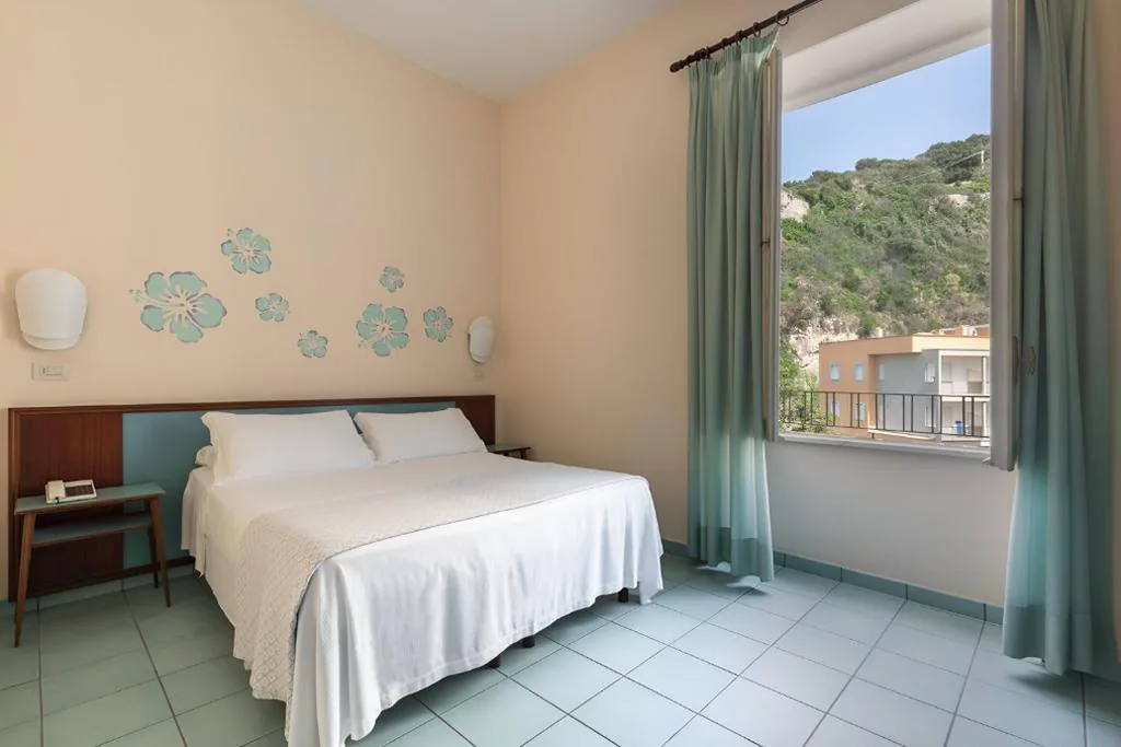Double Room — Hotel Serapo