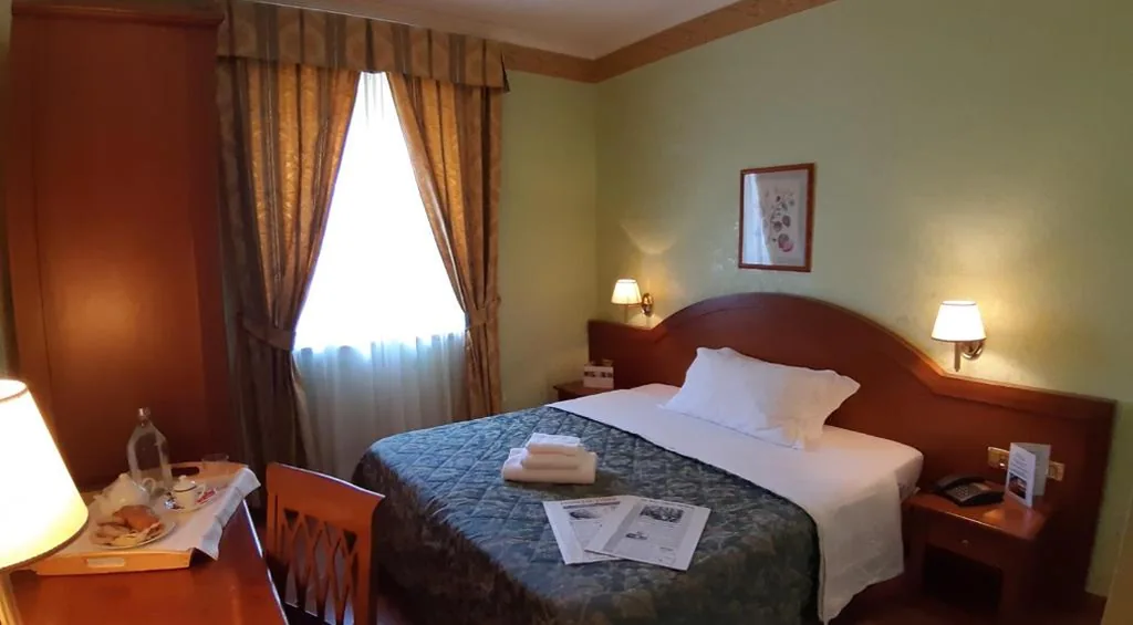 Camera Matrimoniale — Hotel Squarciarelli