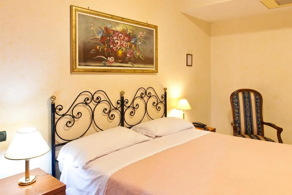 Camera Matrimoniale — Hotel Stromboli