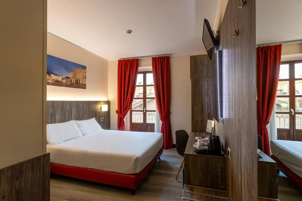 Camera Matrimoniale — Hotel Urbani