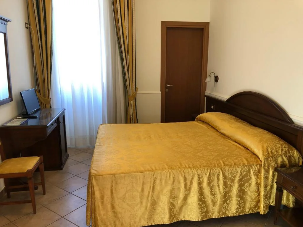 Double Room — Hotel Zodiaco
