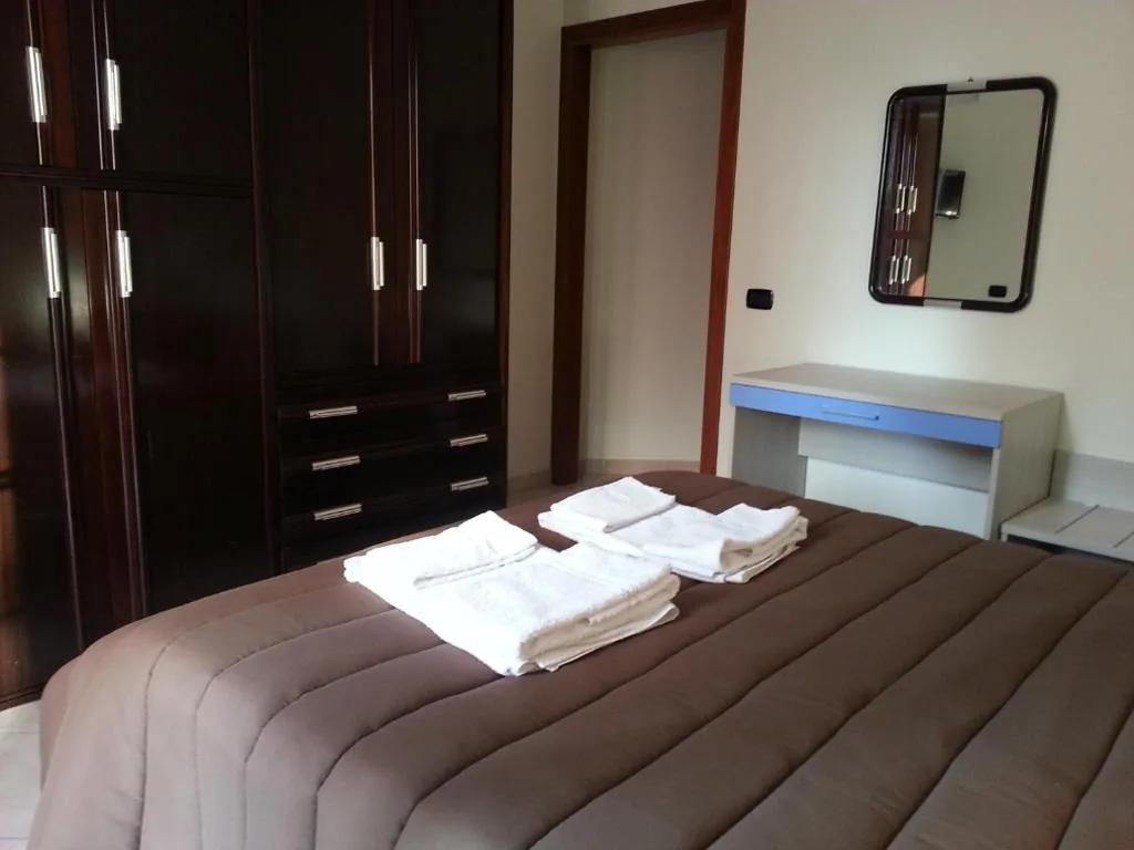 Camera Matrimoniale — Il Girasole Formia Guesthouse rooms