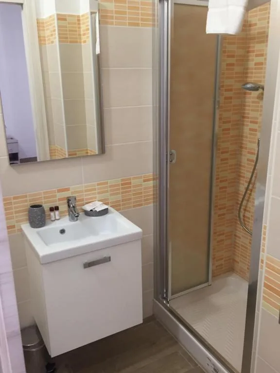 Double Room — Il Viaggiatore Via Rimini Serapo