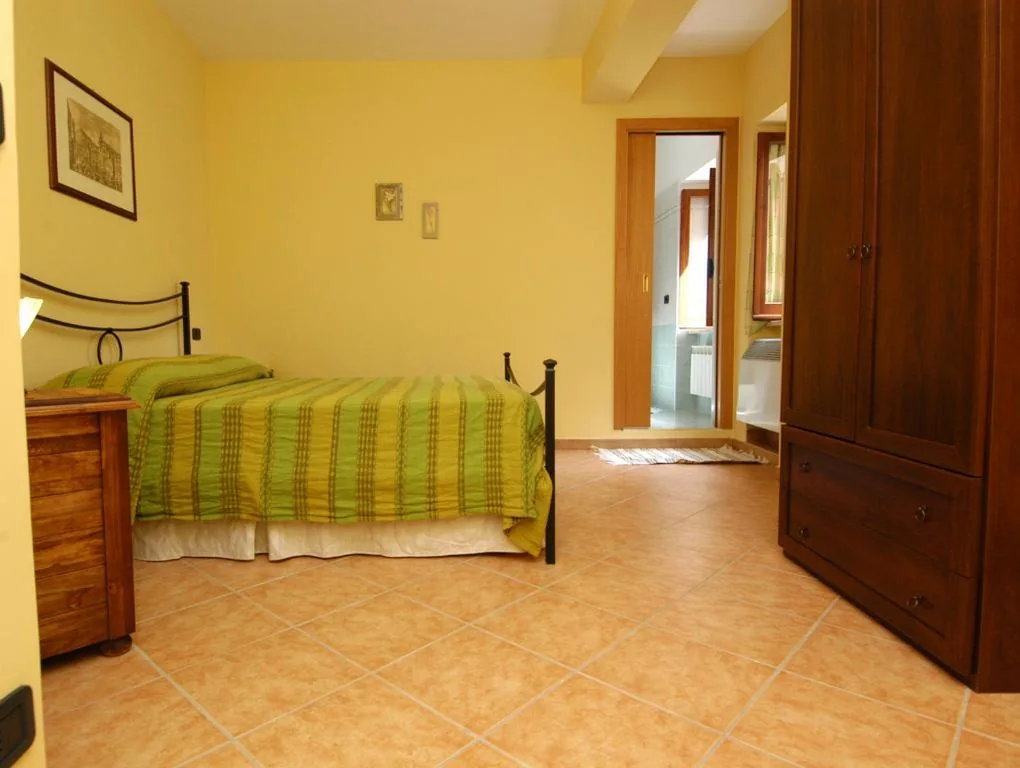 Double Room — L’Antipapa