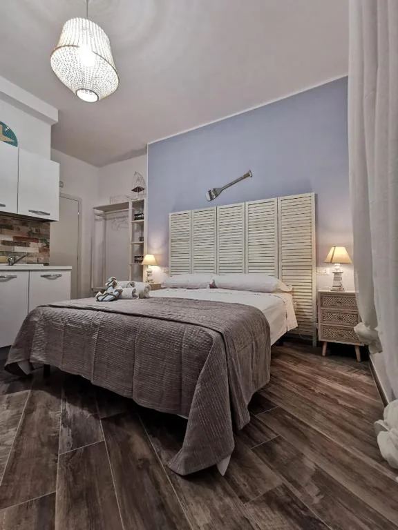 Double Room — L’ Ora Blu