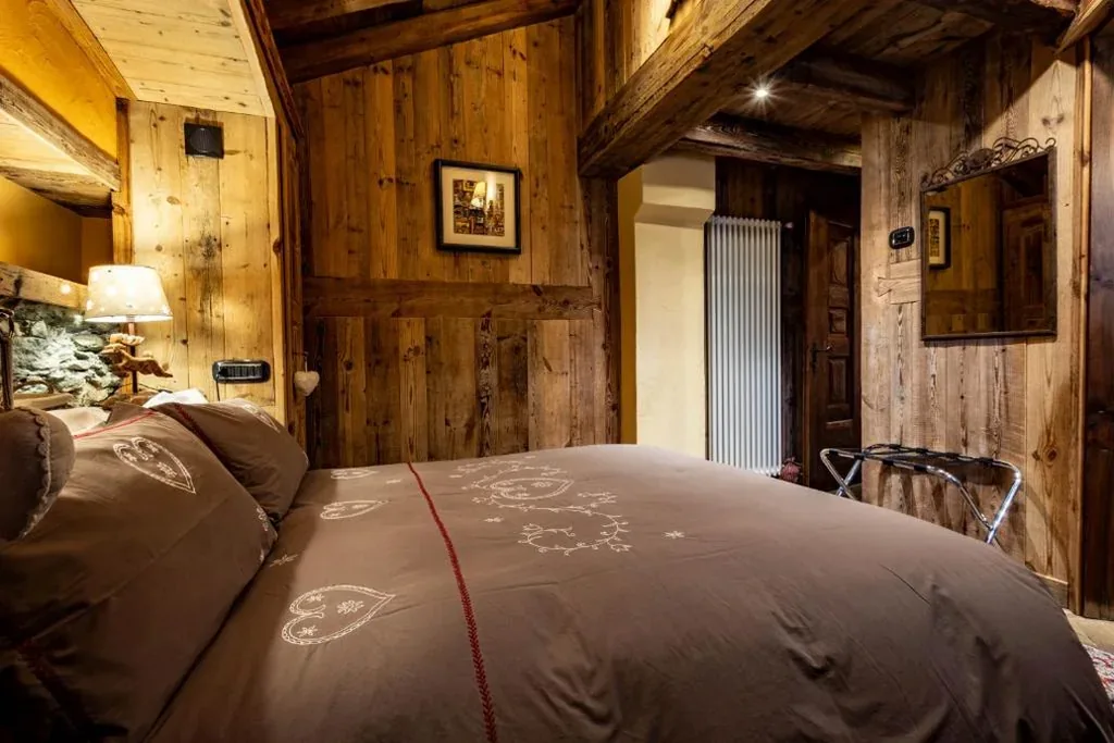 Double Room — La Luge D’Antan Maison d’Hôtes & SPA