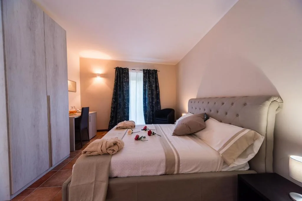 Double Room — Le Undici Rose Hotel