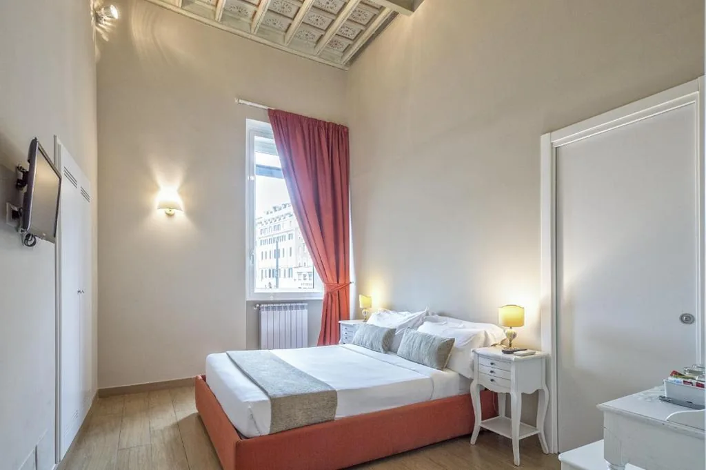Double Room — Little Queen Suite