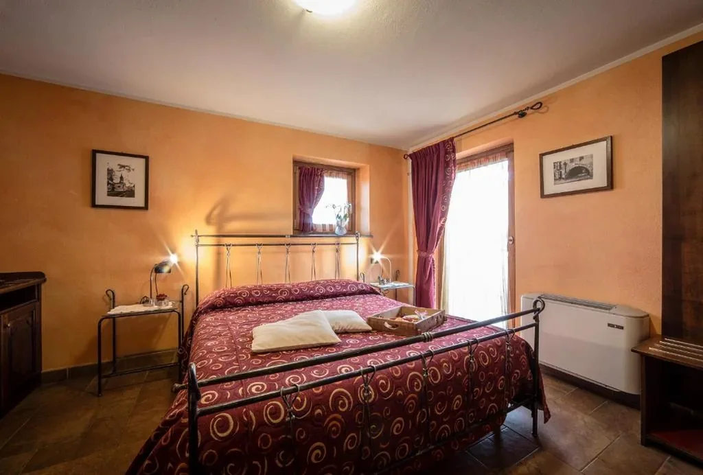 Double Room — Lo Teisson