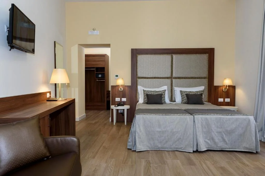Luxury Double Room with Extra Bed — Navona Luxury Guesthouse