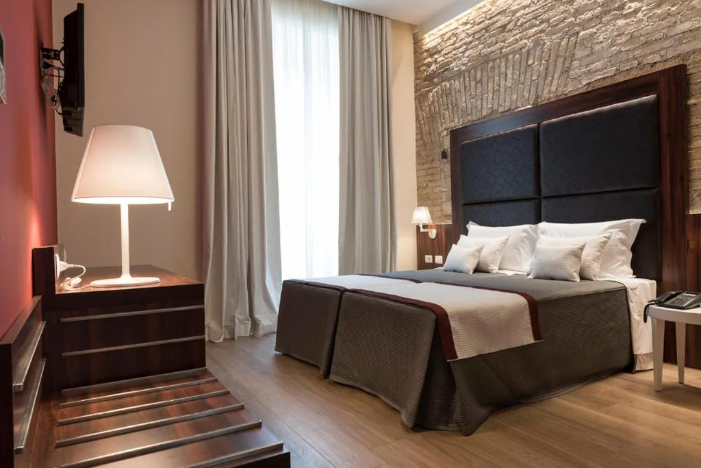 Luxury Double Room with Extra Bed — Navona Luxury Guesthouse