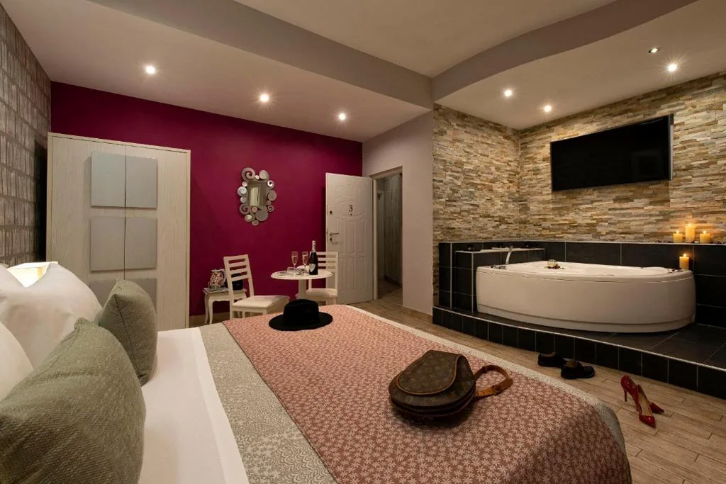 Camera Matrimoniale Luxury con Vasca Idromassaggio — Five Rooms Rome Guesthouse