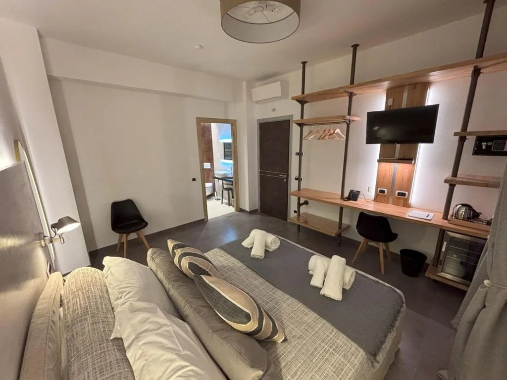 Double Room — Metropolitan