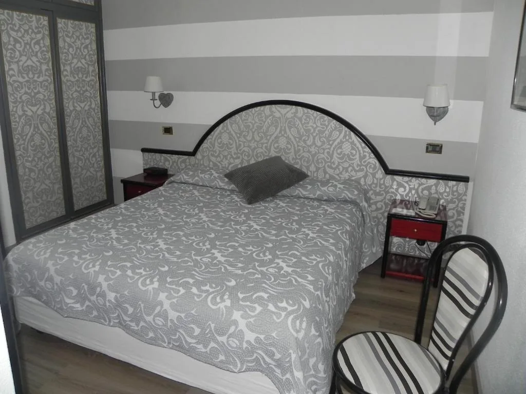 Double or Twin Room with Hill View — Hotel Helios