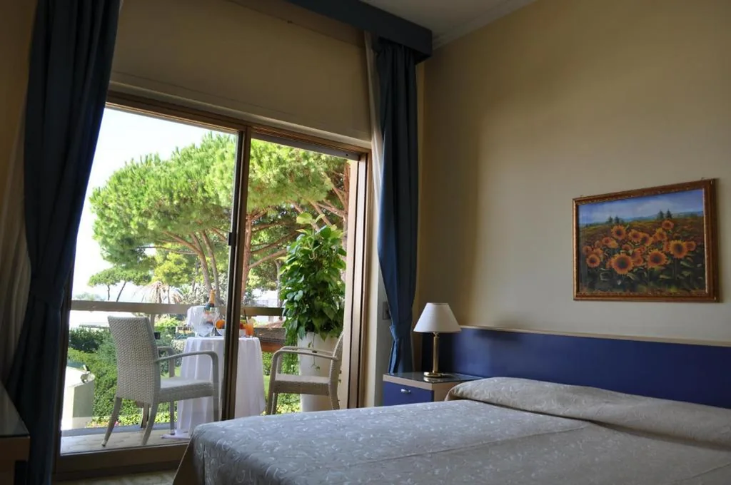 Double or Twin Room with Sea View (1 Adult) — Hotel La Playa