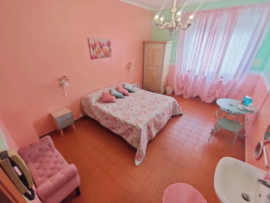 Camera Matrimoniale o Doppia con Letti Singoli con Bagno Esterno — Hotel Serenella