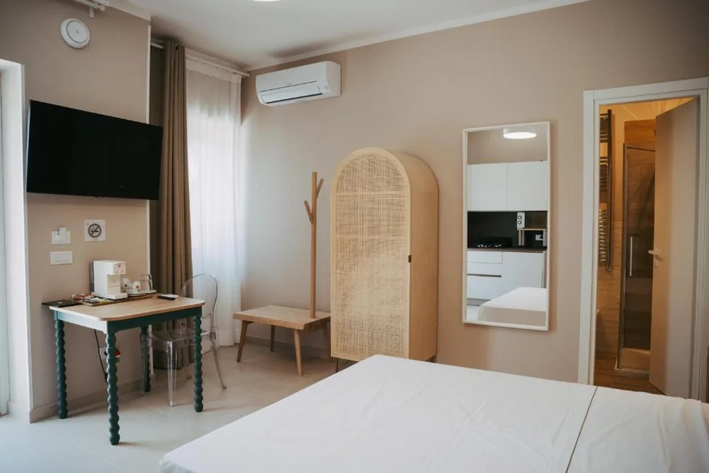 Double Room — Olivia La Casa sul fiume