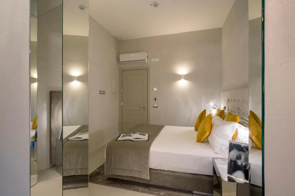 Double Room — Palazzo Nainer