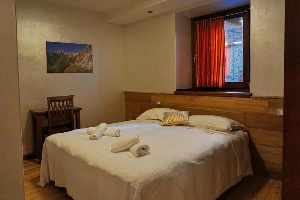 Double Room — Pensione Albergo Diffuso Ceaglio Valle Maira