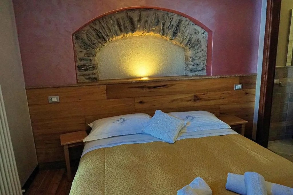 Double Room — Pensione Albergo Diffuso Ceaglio Valle Maira