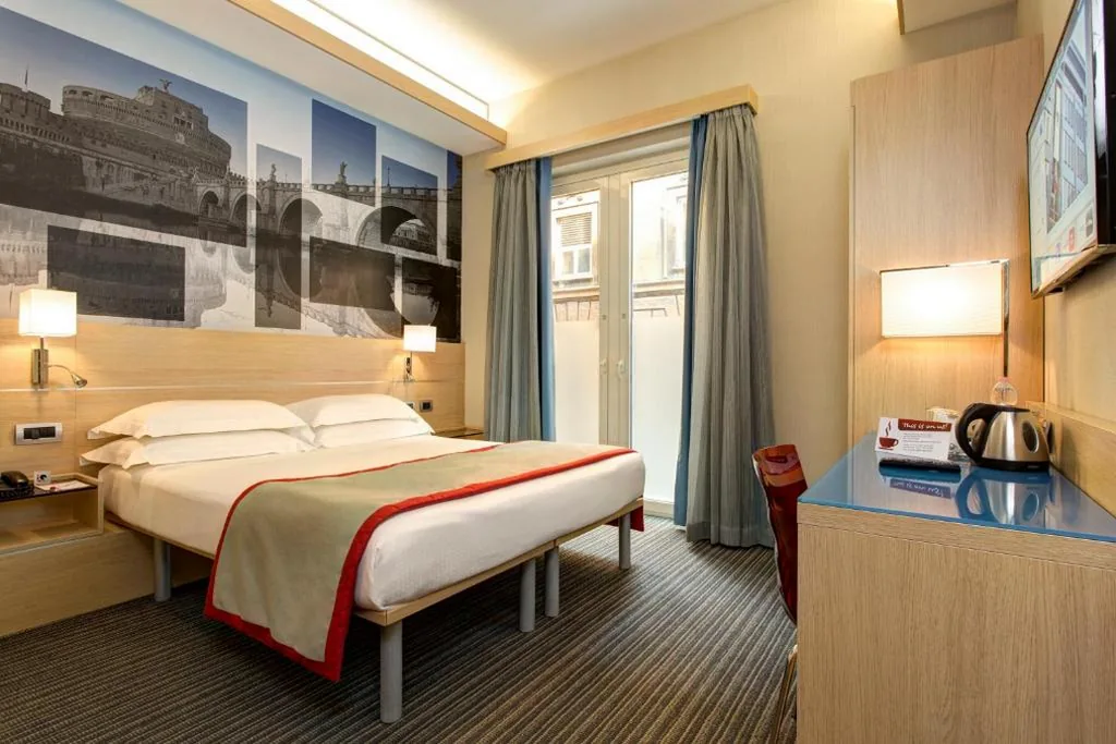 Ground Floor Double Room — iQ Hotel Roma
