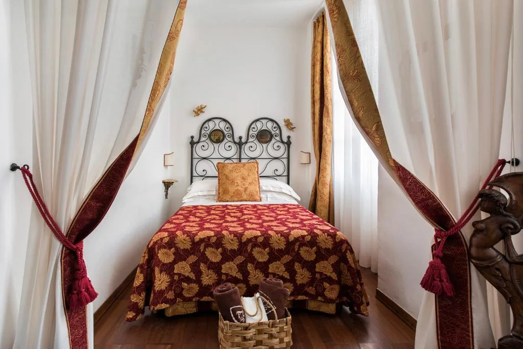 Small Double Room — Abbadia San Giorgio