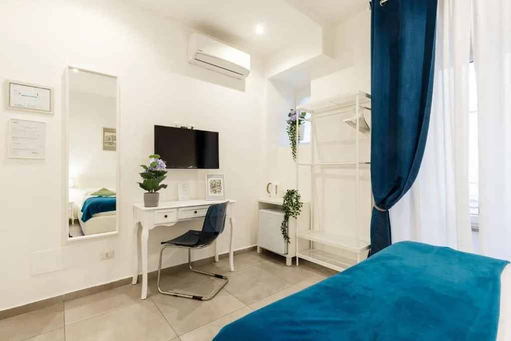 Small Double Room — Aeterna Rooms Collection GuestHouse