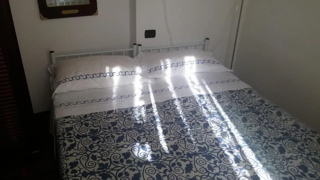 Small Double Room — Affittacamere Rosa Dei Venti