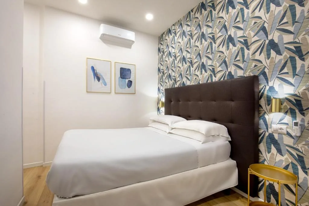 Camera Matrimoniale Piccola — Amalia Suites by Remember Rome