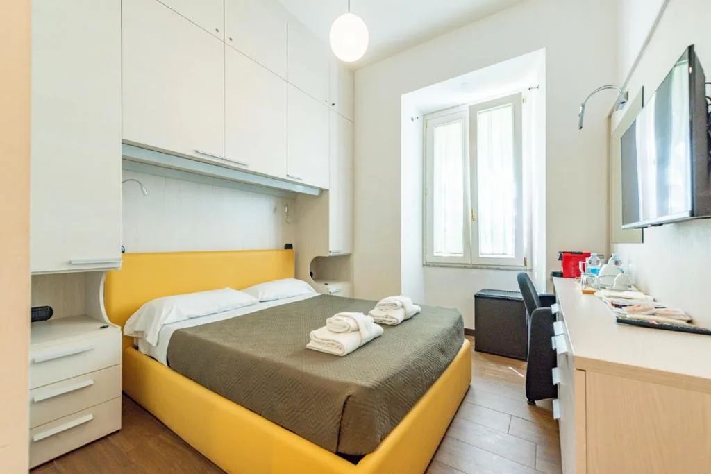 Camera Matrimoniale Piccola — ANDENIS TIBER HOUSE