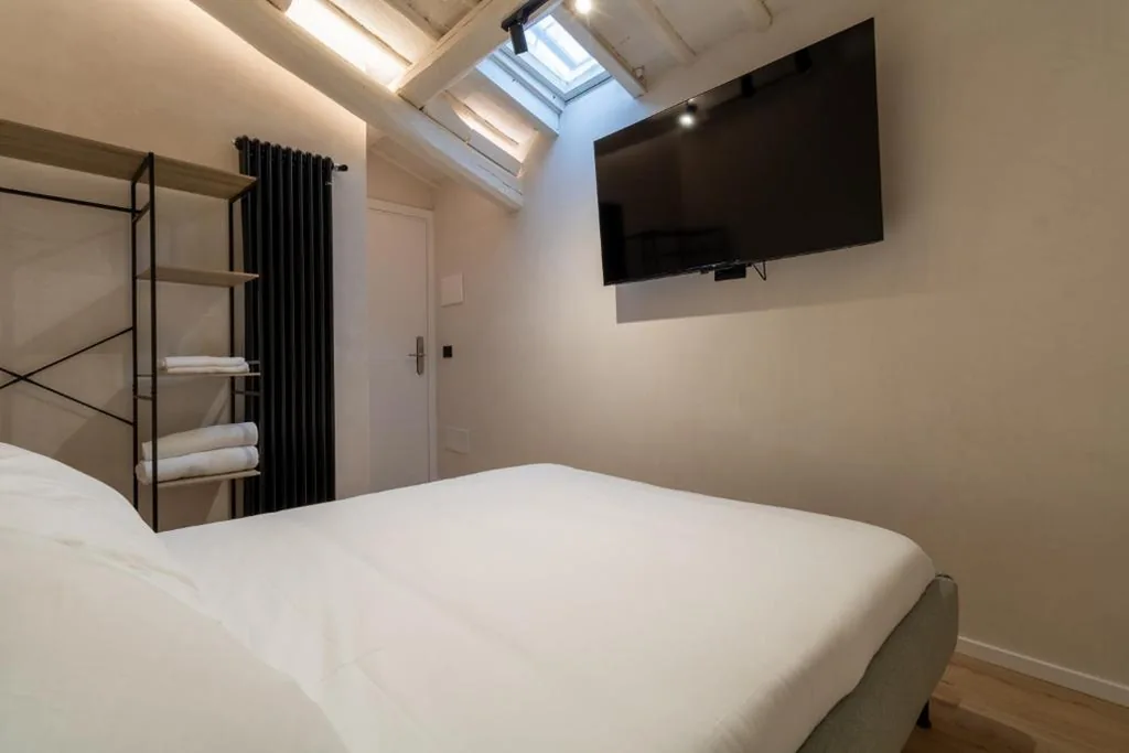 Small Double Room — Cunabu Urbano