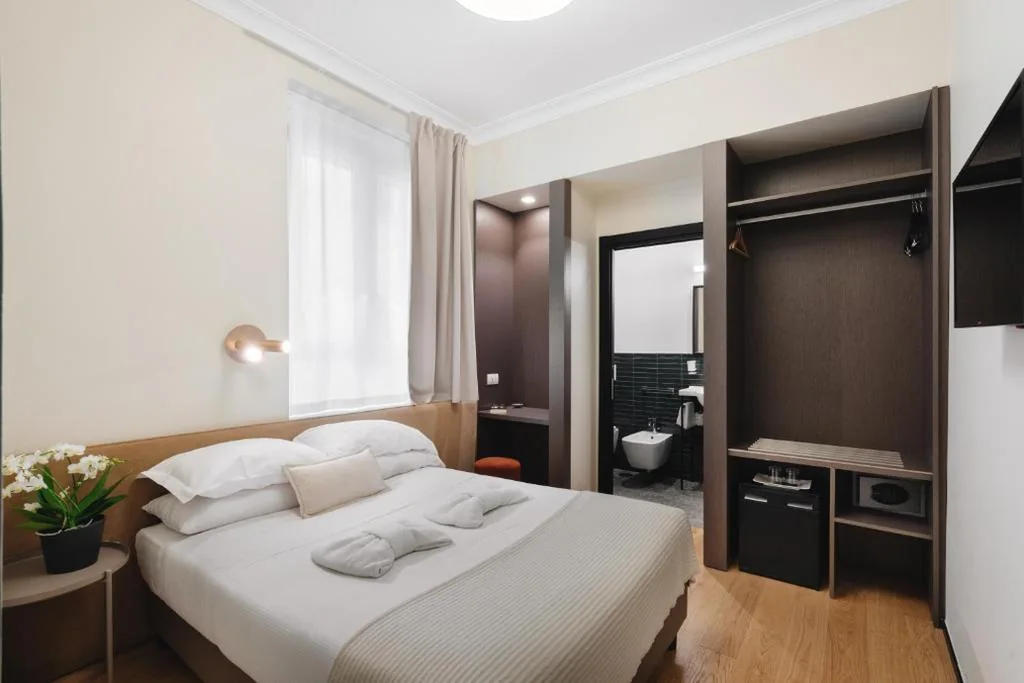 Small Double Room — Deseo Home Guest House