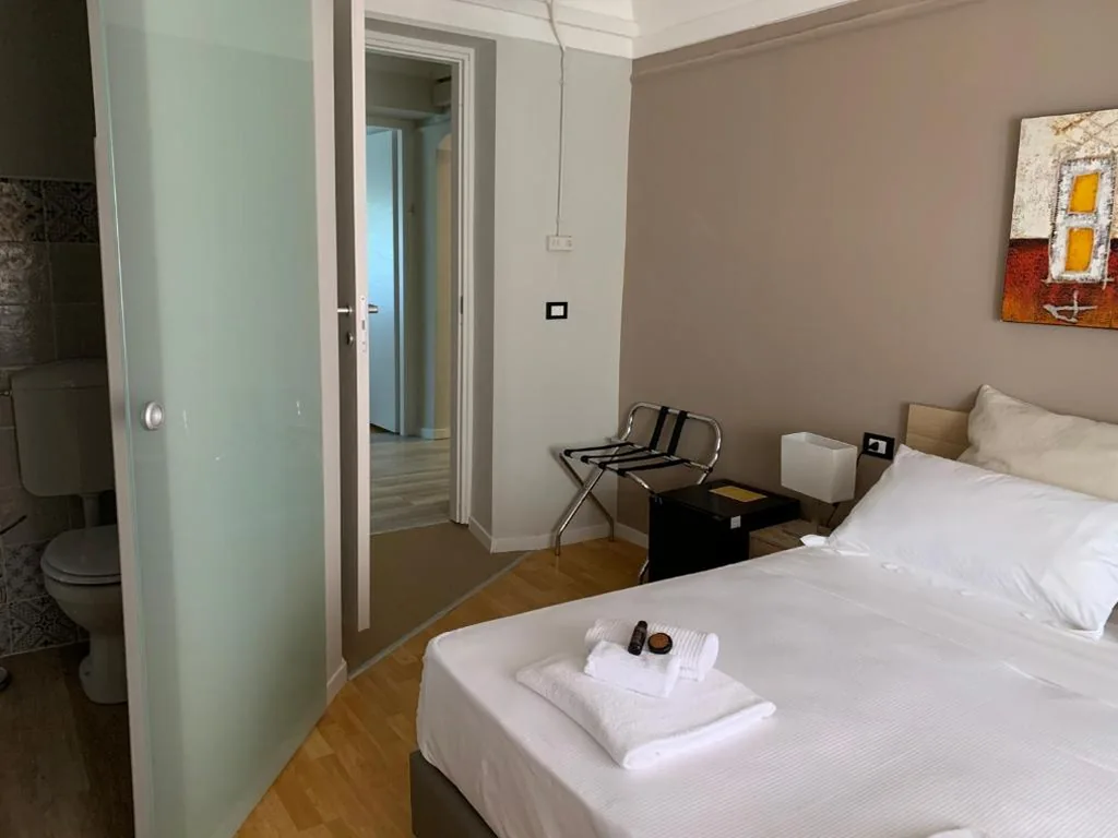 Small Double Room — DOMUS FIESCHI Rooms self check in