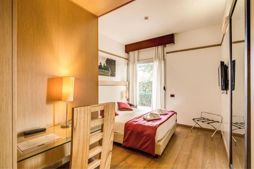 Small Double Room — Ginevra Palace Hotel
