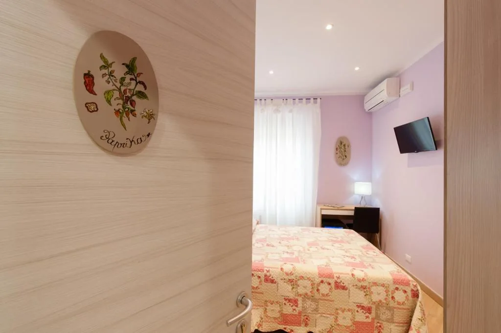 Camera Matrimoniale Piccola — Guest House Le Tre Spezie