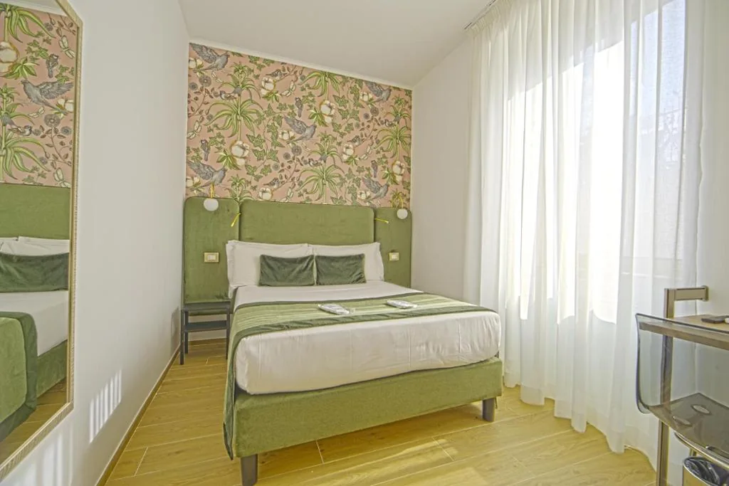 Camera Matrimoniale Piccola — Home at Rome Vatican Apartment&Rooms
