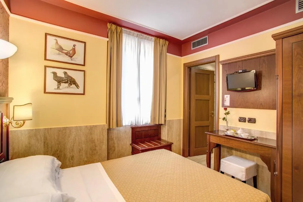 Small Double Room — Hotel Aurelius