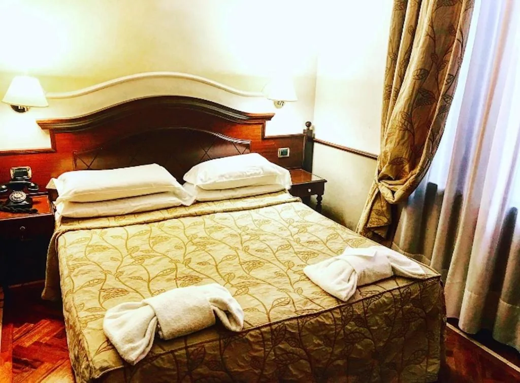 Camera Matrimoniale Piccola — Hotel Best Roma