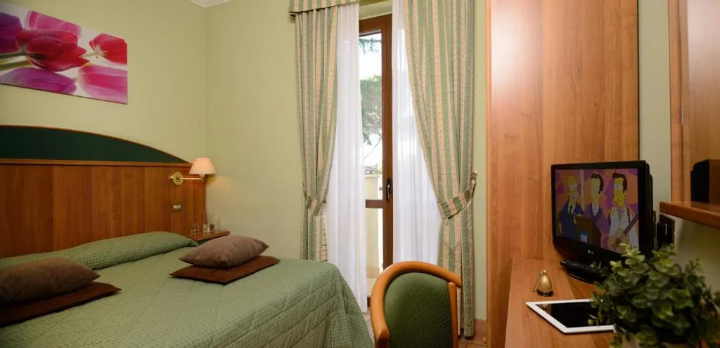 Small Double Room — Hotel Castle