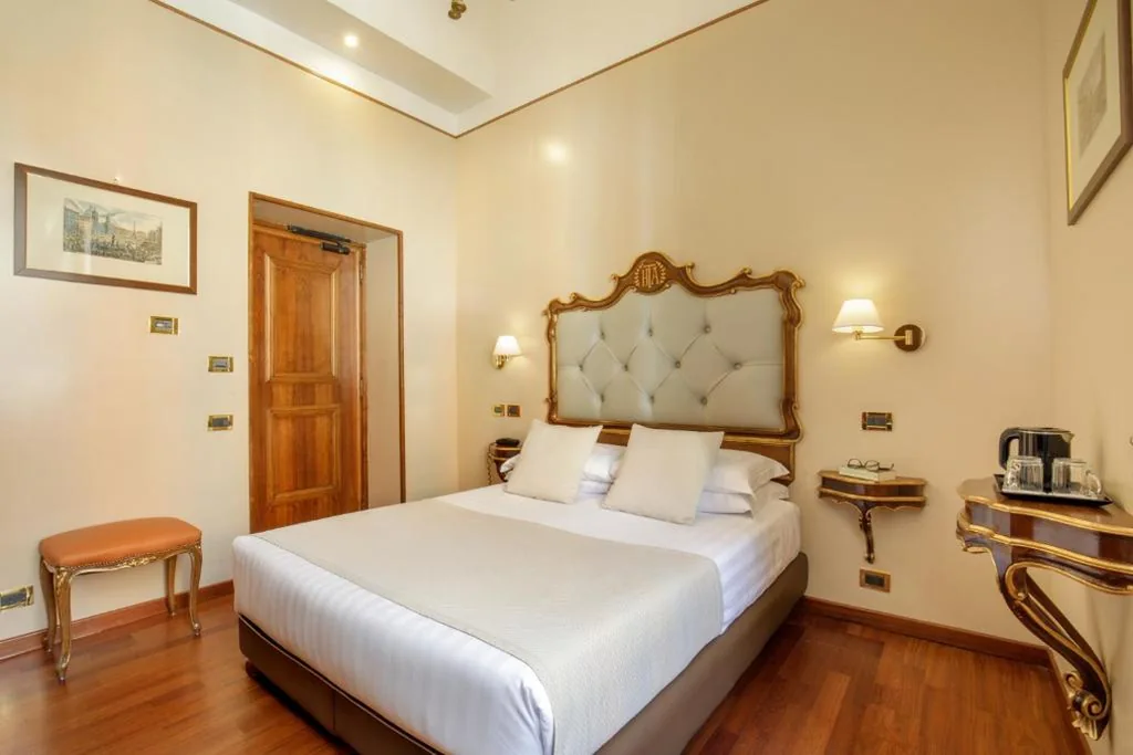 Small Double Room — Hotel Della Torre Argentina