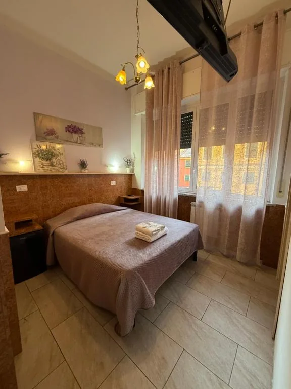 Camera Matrimoniale Piccola — Hotel Fiumara