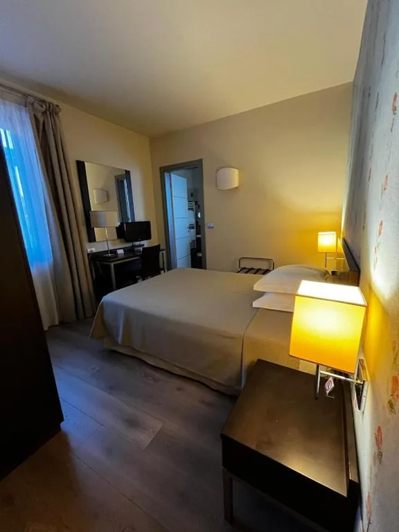 Small Double Room — Hotel Fortyfive