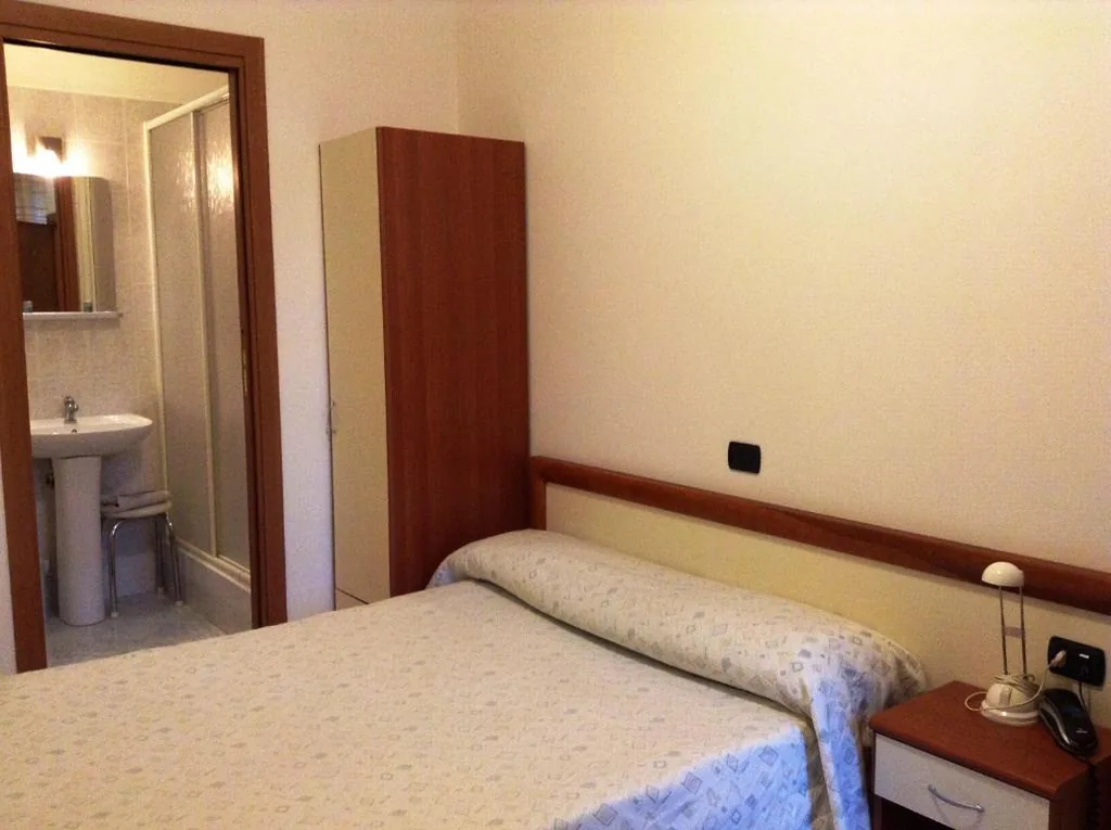 Camera Matrimoniale Piccola — Hotel Ricci