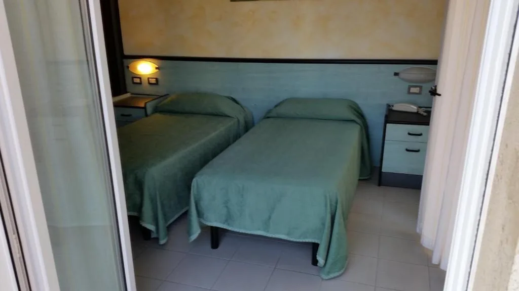 Small Double Room — Hotel San Nazario