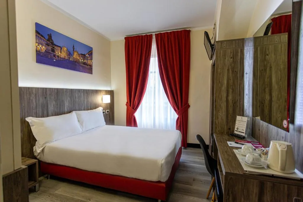 Camera Matrimoniale Piccola — Hotel Urbani