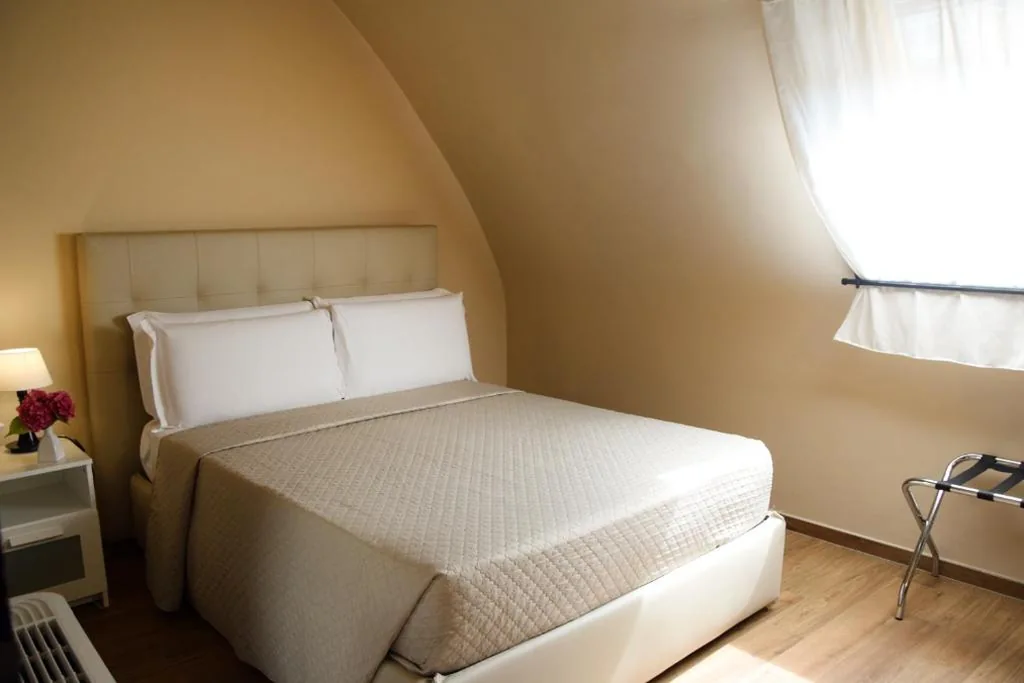 Small Double Room — Hotel Valentino Du Parc