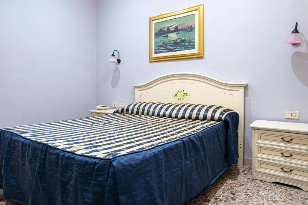 Camera Matrimoniale Piccola — Hotel Ventura