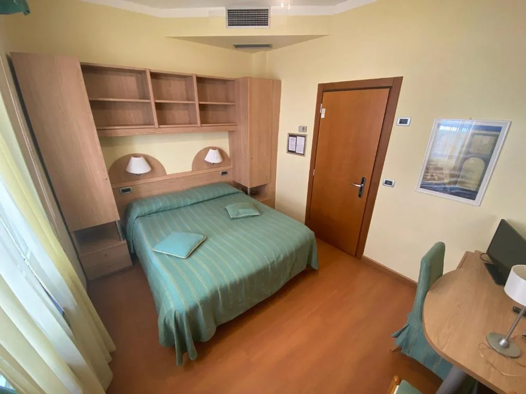 Small Double Room — Hotel Zurigo