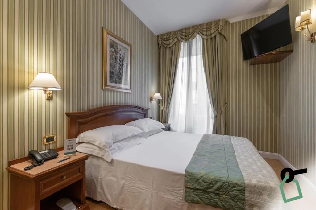 Small Double Room — HOTIDAY Room Collection – Roma Porta Pia