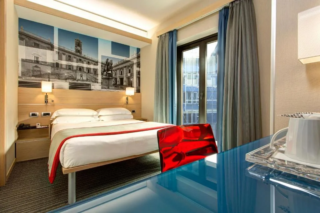 Small Double Room — iQ Hotel Roma
